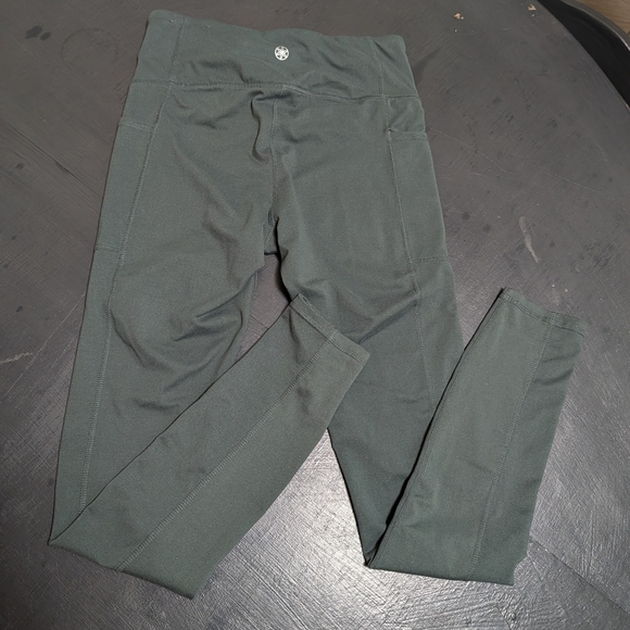 GAIAM Deep Green Fitness Apparel - Picture 2 of 4